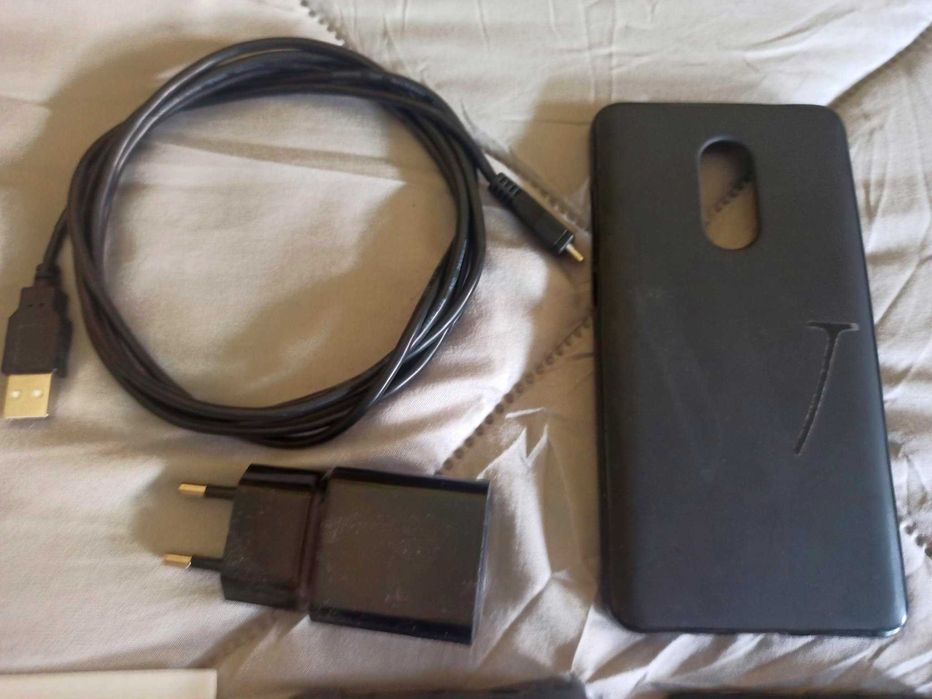 Pack com Telemóvel desbloqueado Xiaomi Redmi Note 4