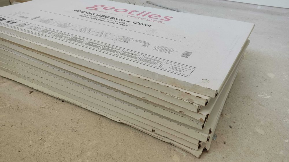 Cerâmico 22 peças 120x60 e 14 peças 60x60