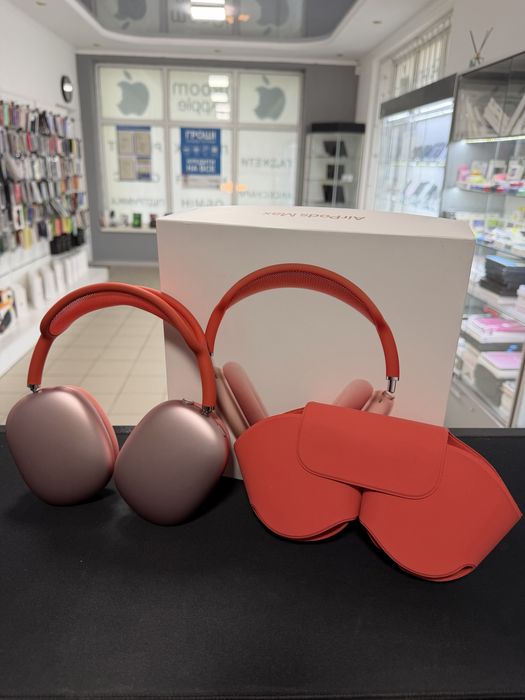 Apple Airpods Max Lightning pink with red