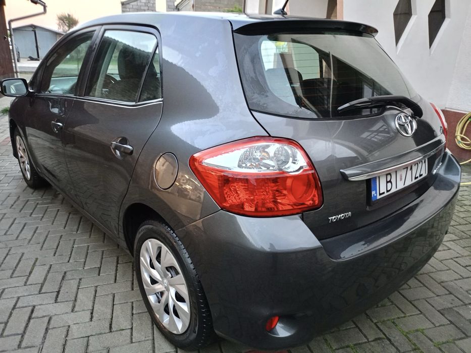 Toyota Auris 1.3 VVTI 97KM