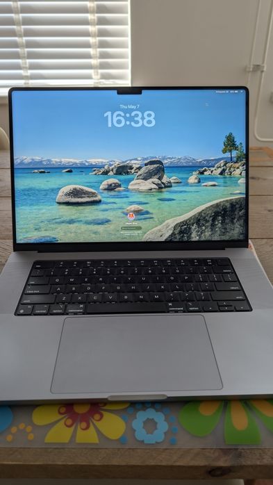 MacBook Pro 16" M1 Max, 64GB RAM, 1TB SSD