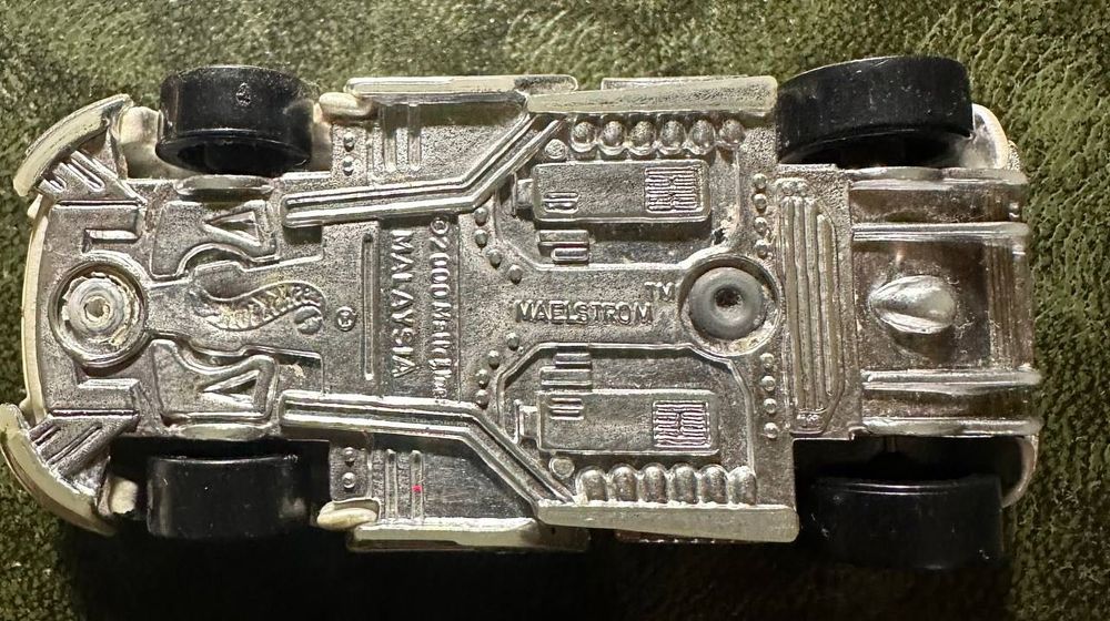 Машинка Hot Wheels 200 Maelstrom in White