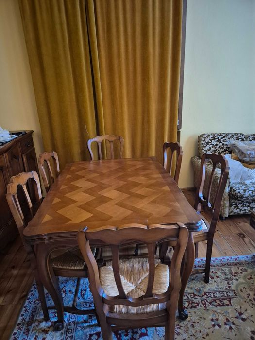 Stół drewniany rozkładany i 6 krzeseł
