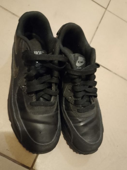 Крассовки Nike.37.5 размер