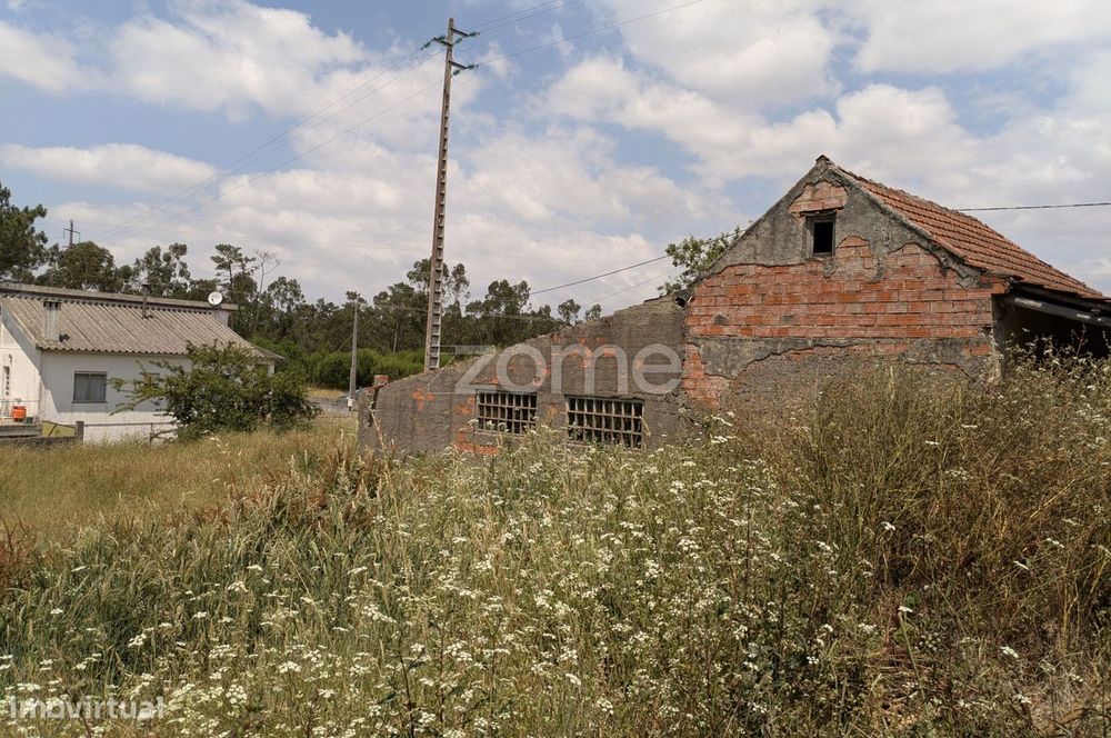Terreno em zona tranquila na Maceira, a poucos minutos de Leiria