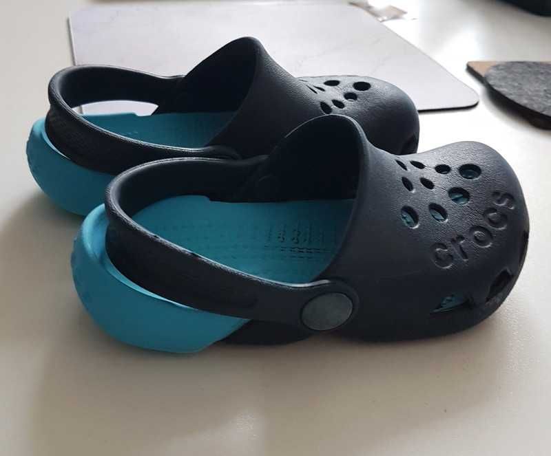 Crocs klapki chodaki chłopięce 25 8C