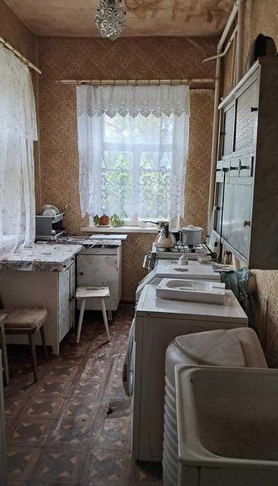 Продаж будинку в передмісті
