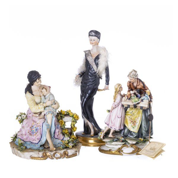 Porcelana - Dois grupos escultóricos e escultura - Capodimonte
