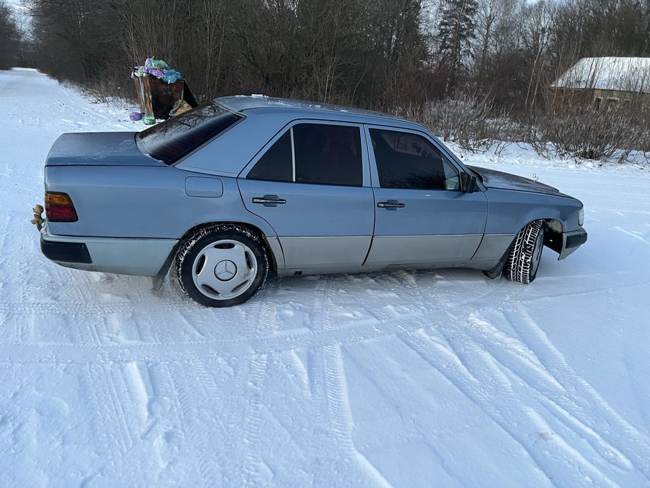 Продам мерседес 124