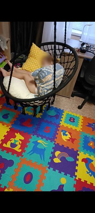 Підвісне крісло - гойдалка