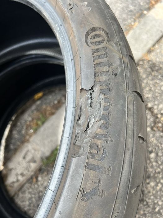 245/40/21 Continental 2 pneus