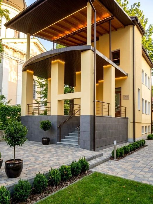 Продаж ексклюзивної комерційної будівлі в центрі м Сокаль Без комісії!