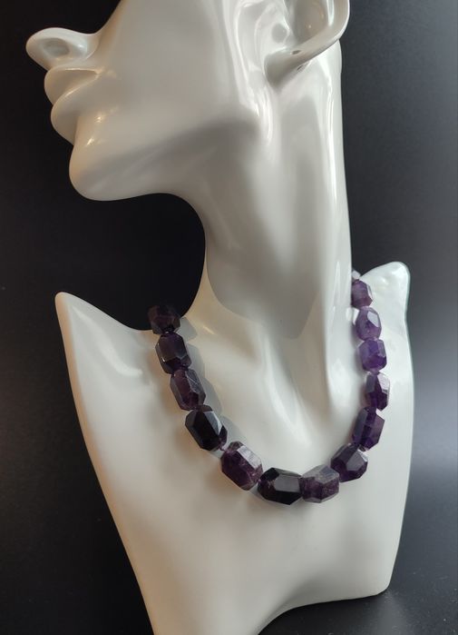 Бусы из натуральных камней