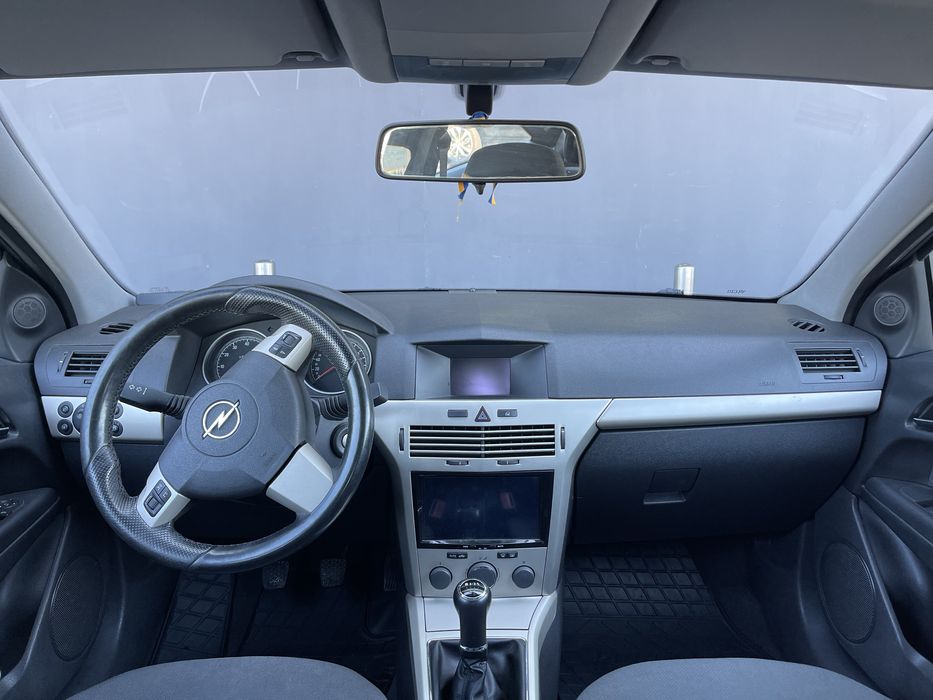 Opel Astra H GTC