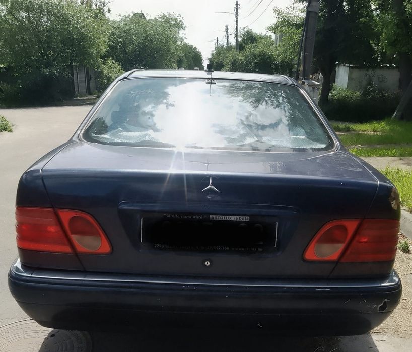 Мерседес 210 E300d