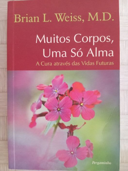 Livro "muitos corpos, uma só alma"