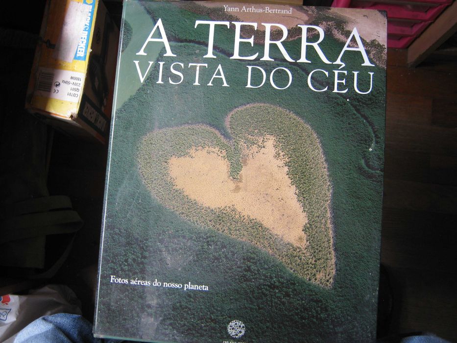 Livro a Terra vista do Céu