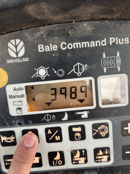 New holland br6090