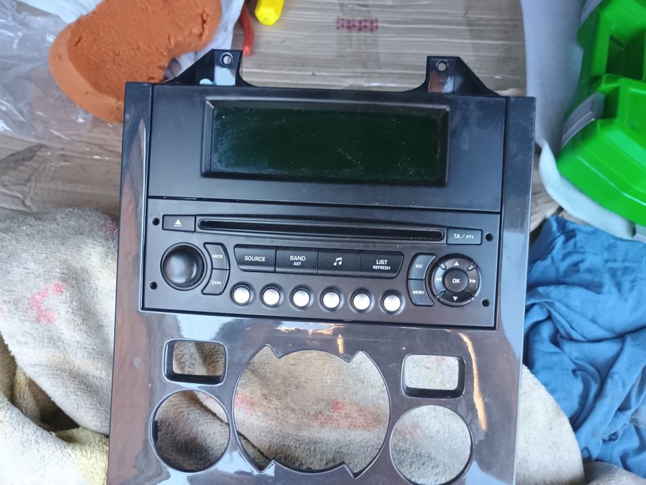 Магнитола Peugeot 3008