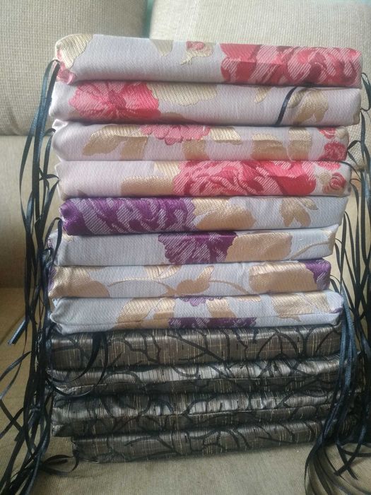 нова м*яка подушка для табурета стула кухонна, накладка сидіння