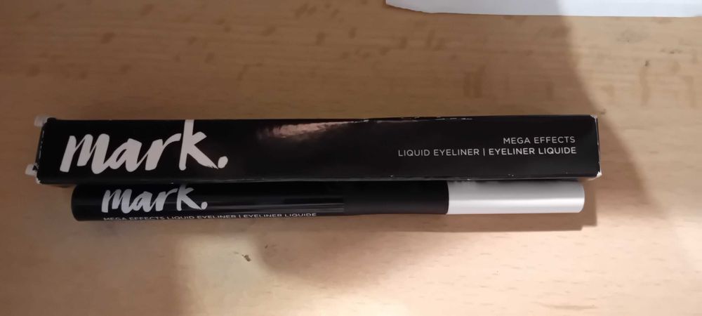 Płynny eyeliner Mark Mega Effects z Avon!