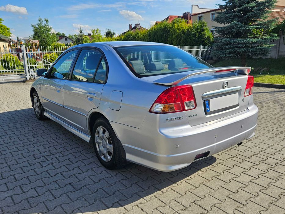 Honda Civic VII Sedan 1.6 Vtec 110KM 2005 Salon PL