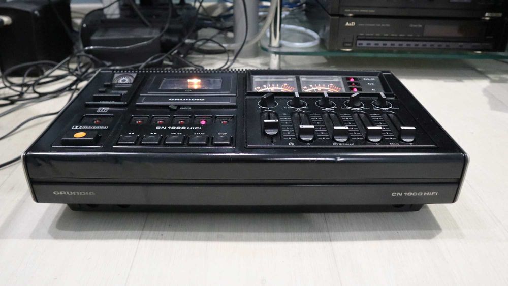 Кассетная дека Grundig CN 1000 HiFi Dolby NR 3 головки