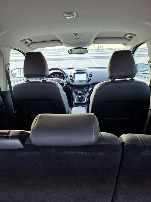 Sprzedam ford kuga na gwarancji