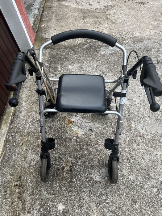 Sprzedam lekki aluminiowy chodzik/pchacz: ROLLATOR