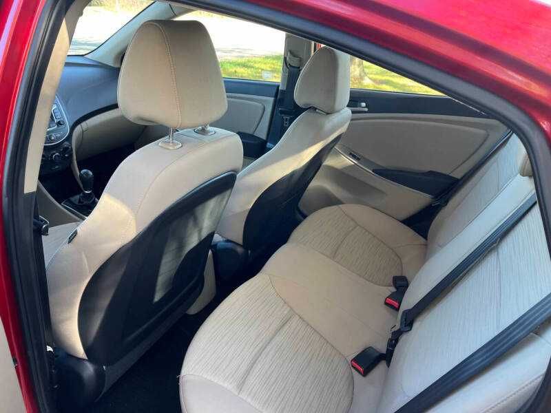 2016 Hyundai Accent SE