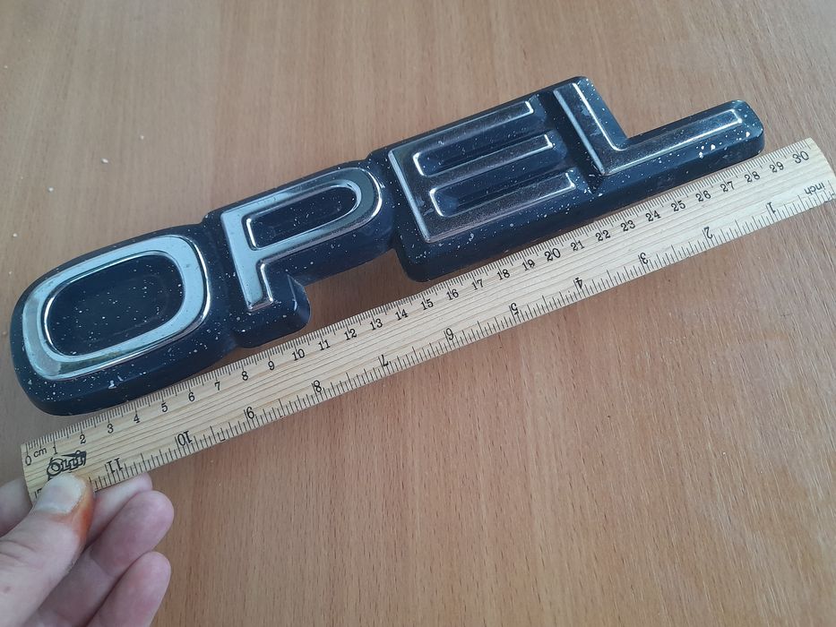 Емблема Opel для авто