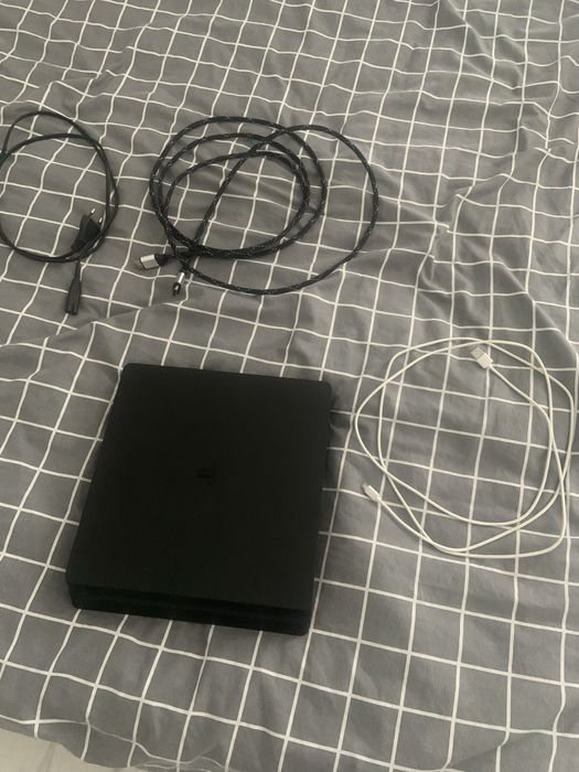 PlayStation 4 slim 500gb