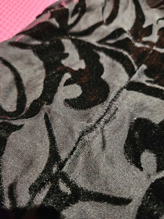 Czarna sukienka GUESS M