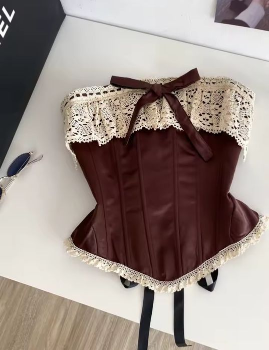 Корсет з круживом