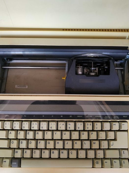 Typewriter434143904180490242