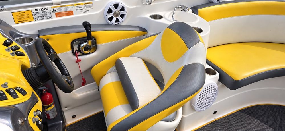 Rinker 246 Captiva Barco Bowrider