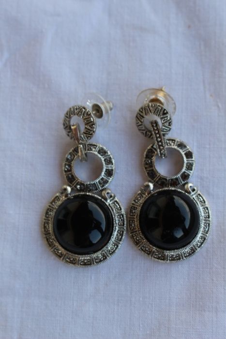 Brincos Pretos Compridos