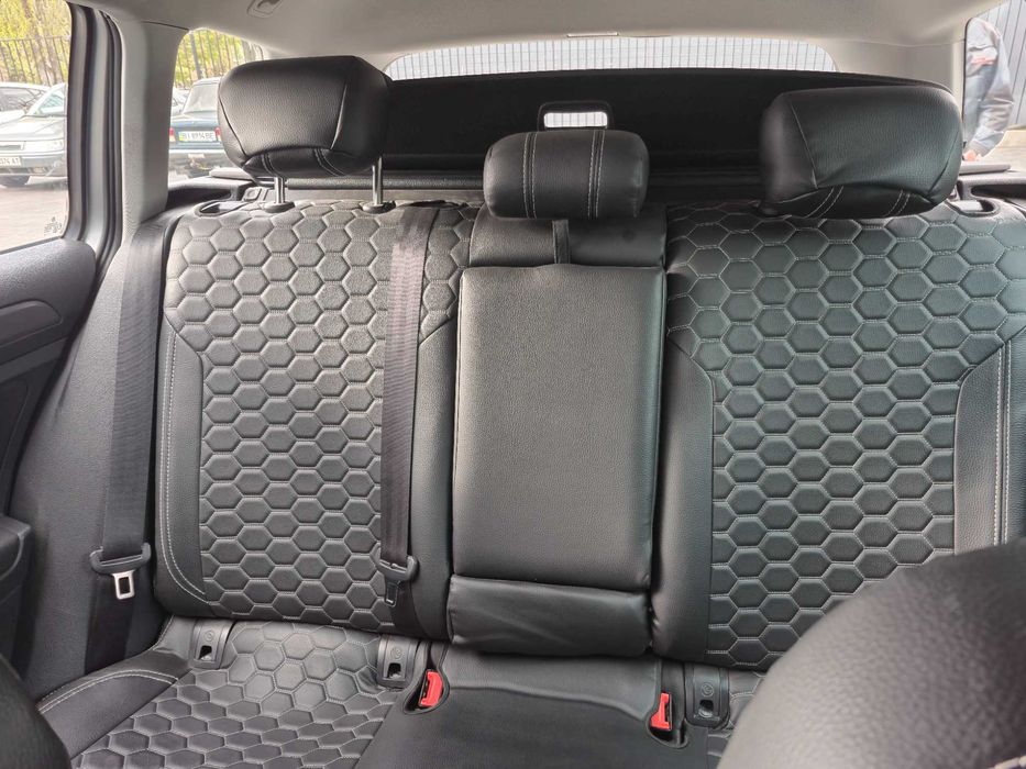 Автомобіль Volkswagen Golf