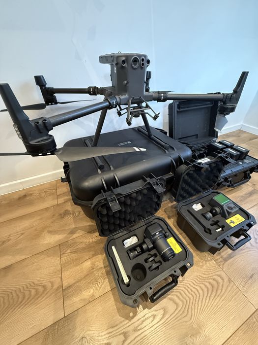 DJI Matrice 300 RTK + Zenmuse P1 + Zenmuse L1 + 4x baterie