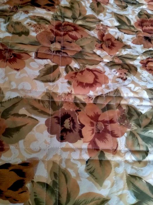 Покрывало на двуспальную кровать атласное