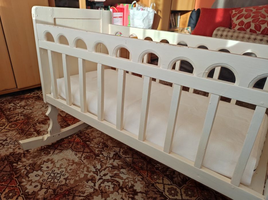 Retro kołyska biała drewniana drewno sosnowe łóżeczko dla dziecka