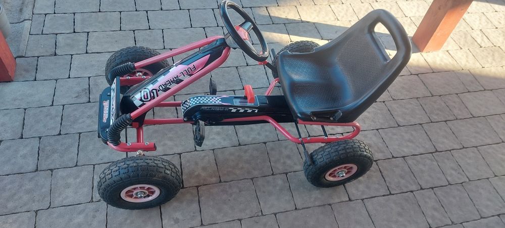 Дитячий карт на педалях