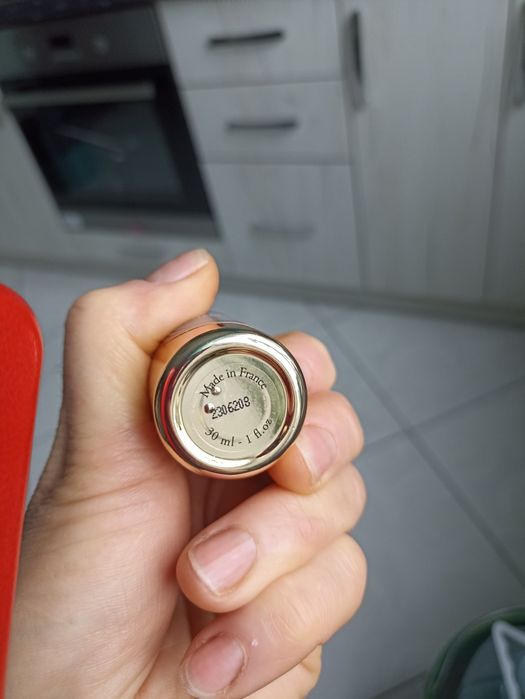 Продам  оригінальні  духи
