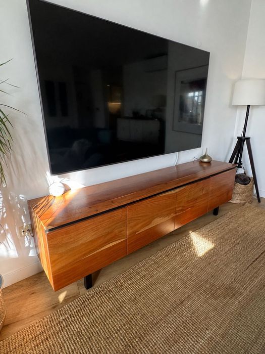 Móvel TV Kave Home Uxue 200cm – Madeira Maciça – Excelente Estado