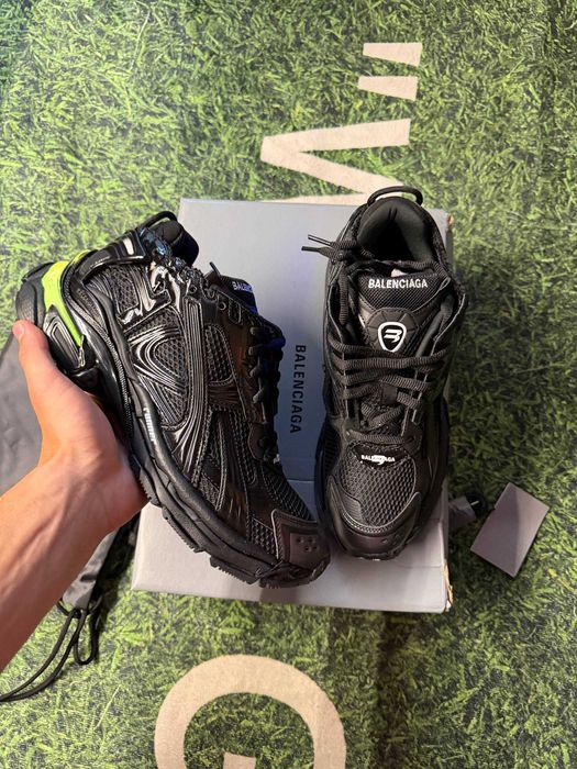 Balenciaga runner LED