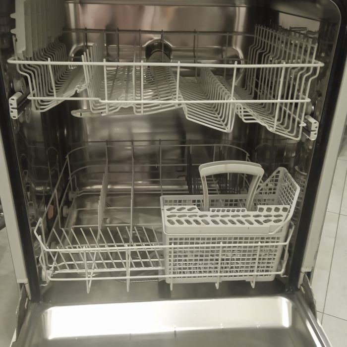 Посудомийна машина AEG