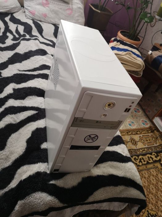 4 ядерный системный блокAthlon II-X4 640/8Gb DDR3/500Gb SATA3/Geforce