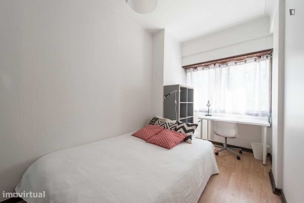 Quarto - localizado em Saldanha Lisbon