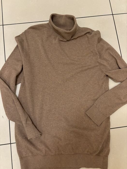 Bezowy karmelowy golf uniwersalny