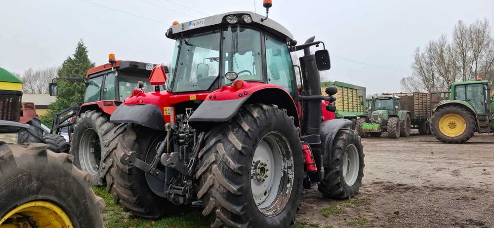 Massey Fergusson 6615 z turem